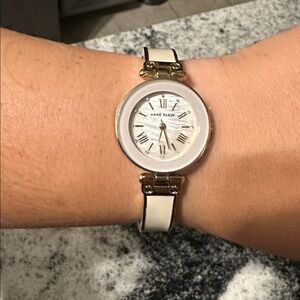 Anne Klein created with Swarovski Crystals Women’s Watch *NEEDS NEW BATTERY* NWT